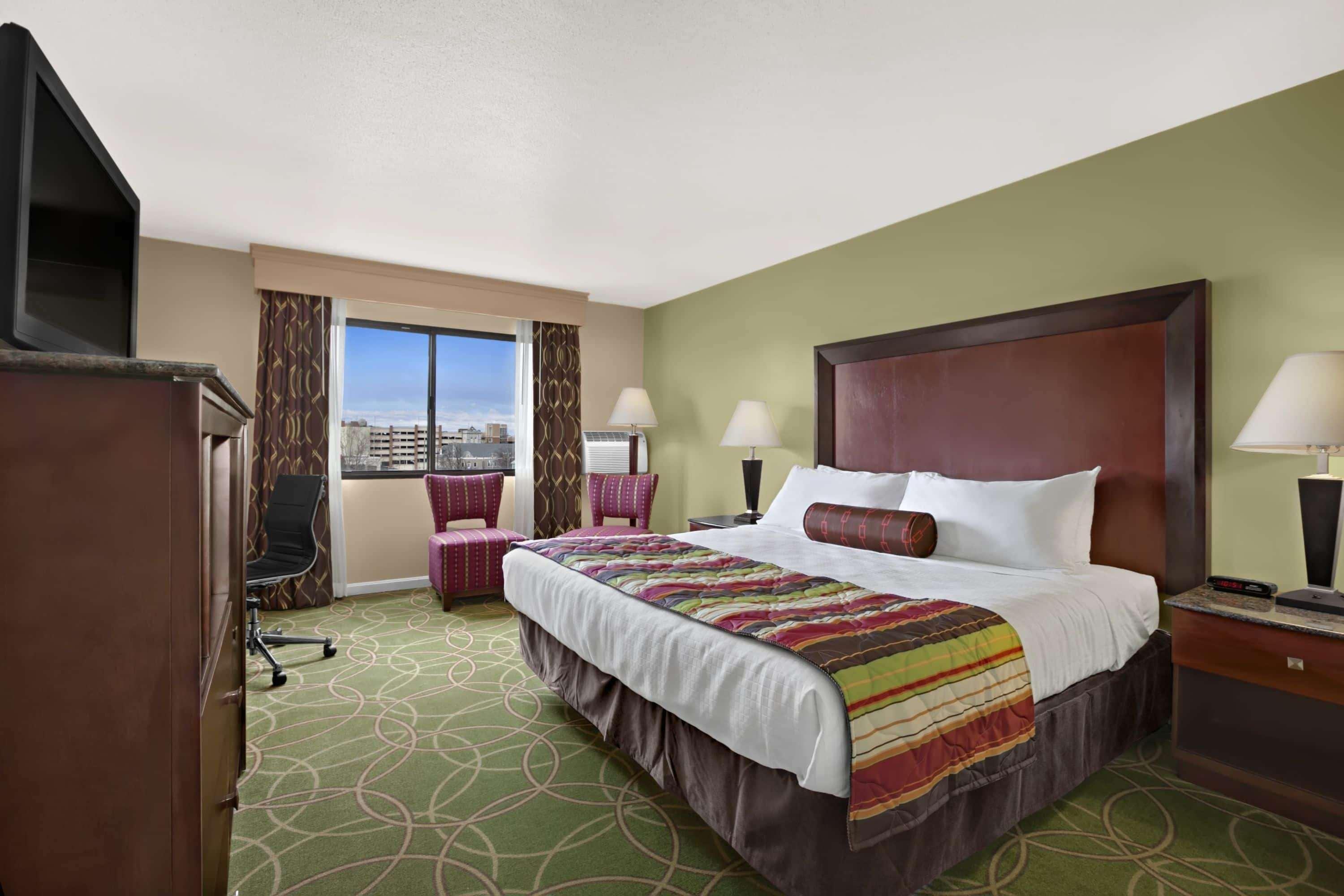 Days By Wyndham Penn State Hotel State College